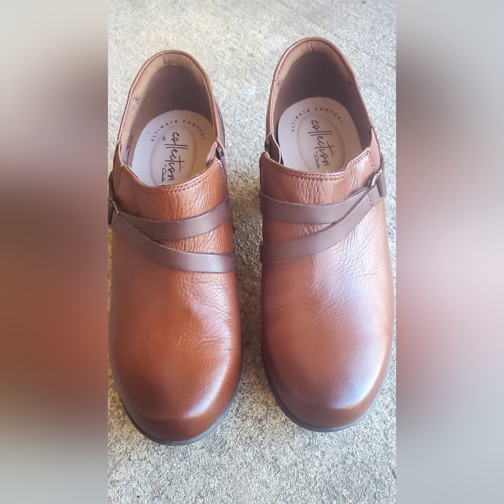 New Size 8 Clark's Leather Heeled Bootie - Picture 4 of 15